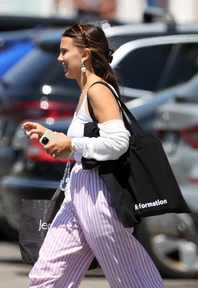 millie-bobby-brown-1 gallery photo #1123