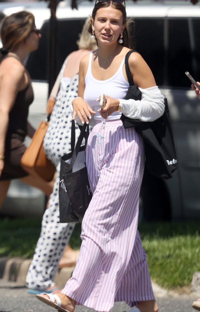 millie-bobby-brown-1 gallery photo #1124