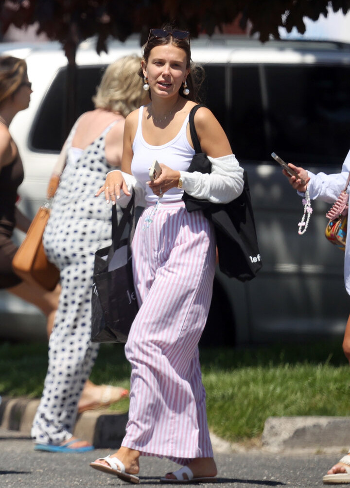 millie-bobby-brown-1 gallery photo #1131