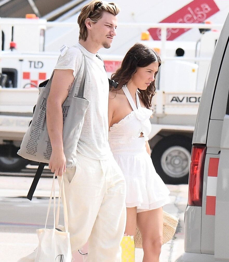 millie-bobby-brown-1 gallery photo #1175