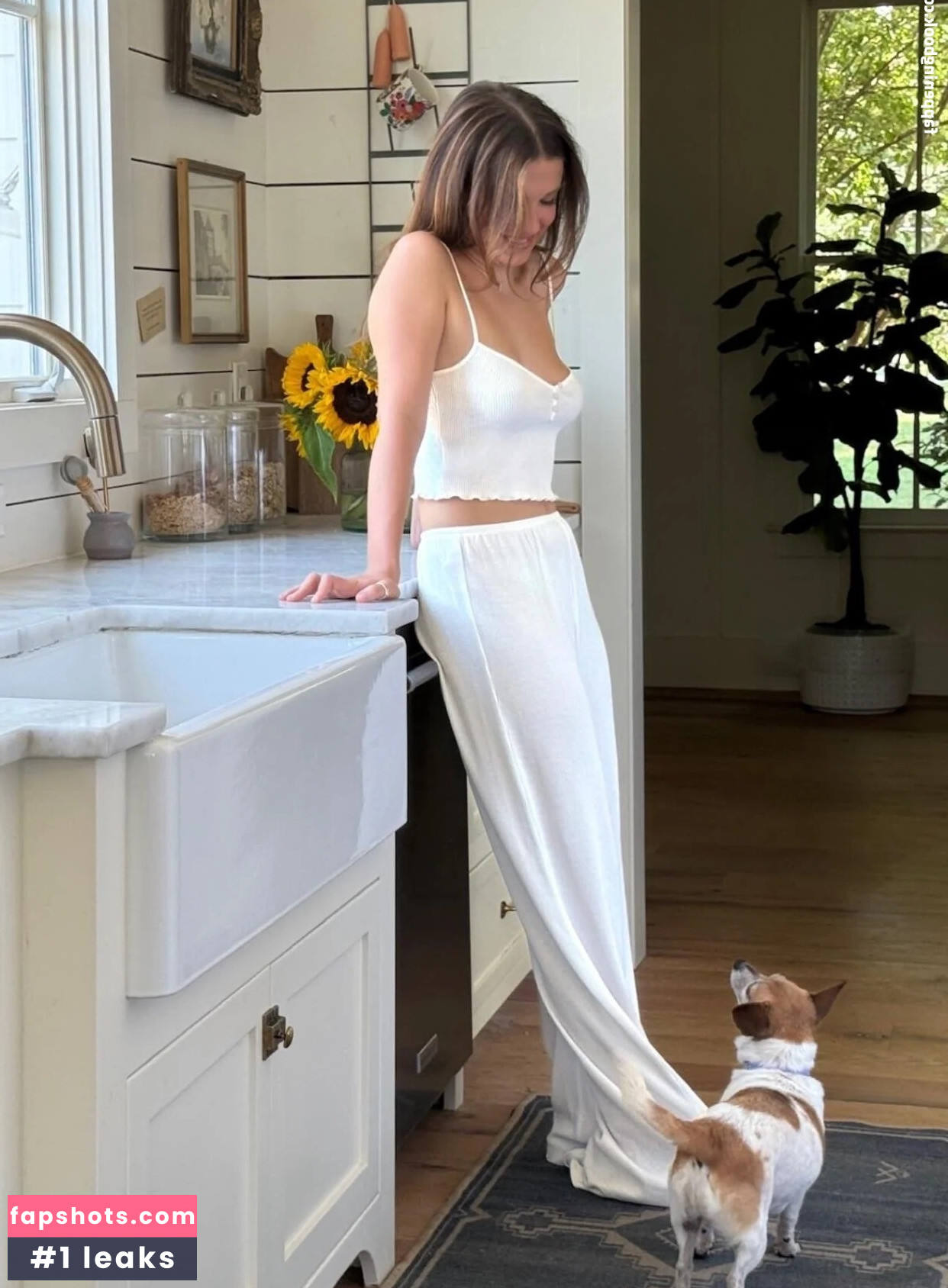 Millie Bobby Brown gallery photo #699