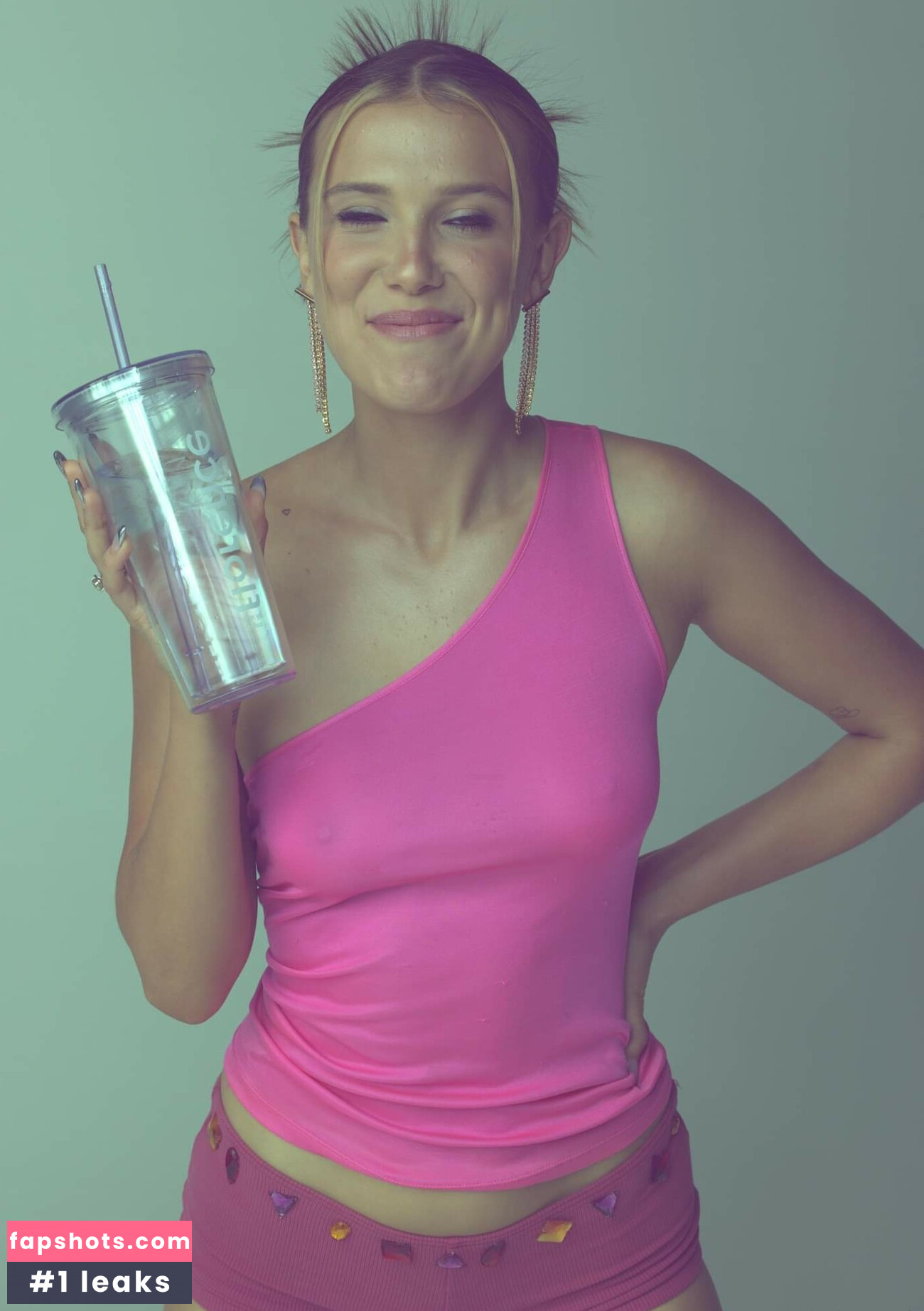 Millie Bobby Brown Nacktheit OnlyFans Fotos #925 - Fapshots