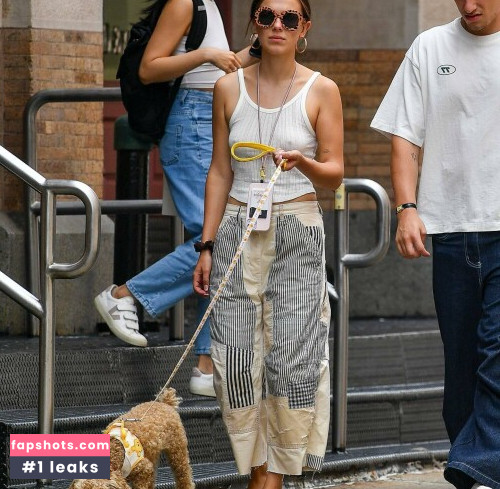 Millie Bobby Brown gallery photo #2057