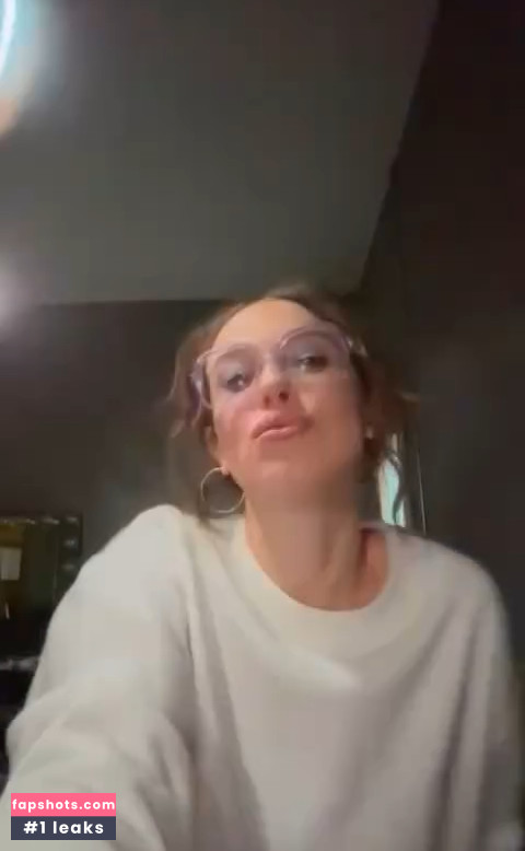 Millie Bobby Brown gallery photo #994