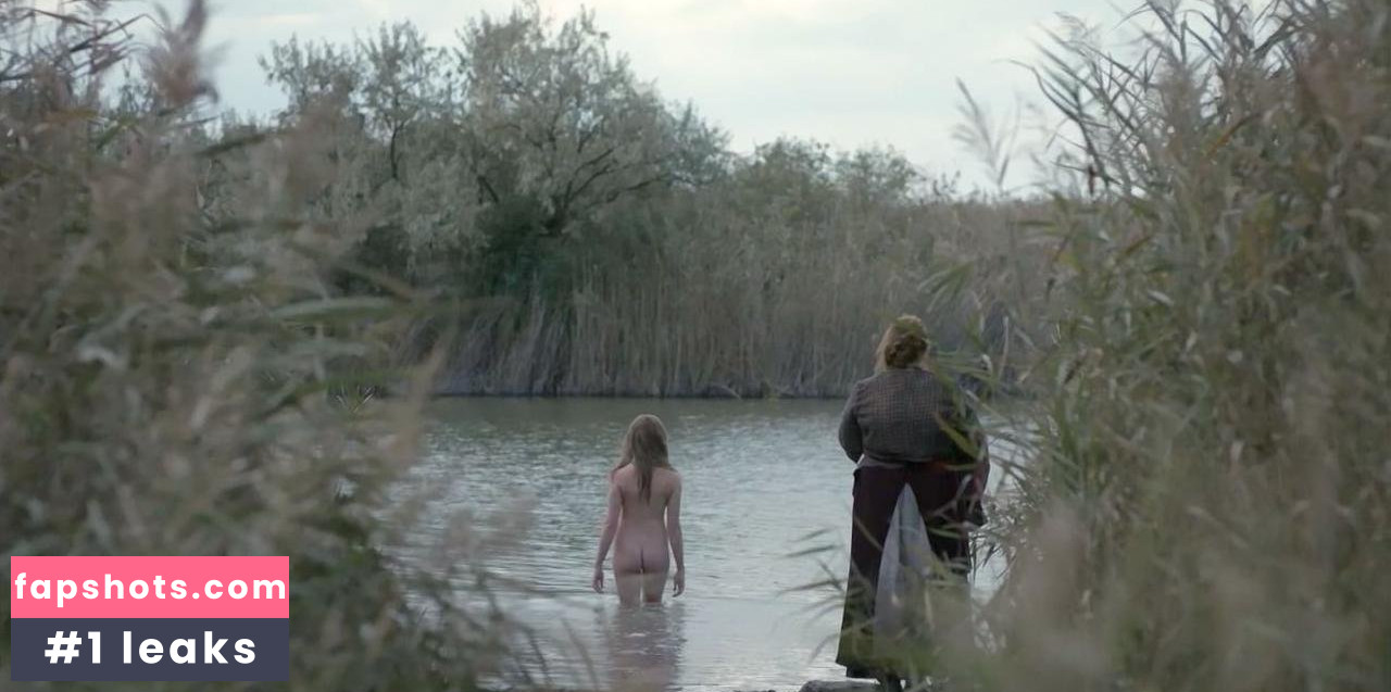 Millie Brady gallery photo #45