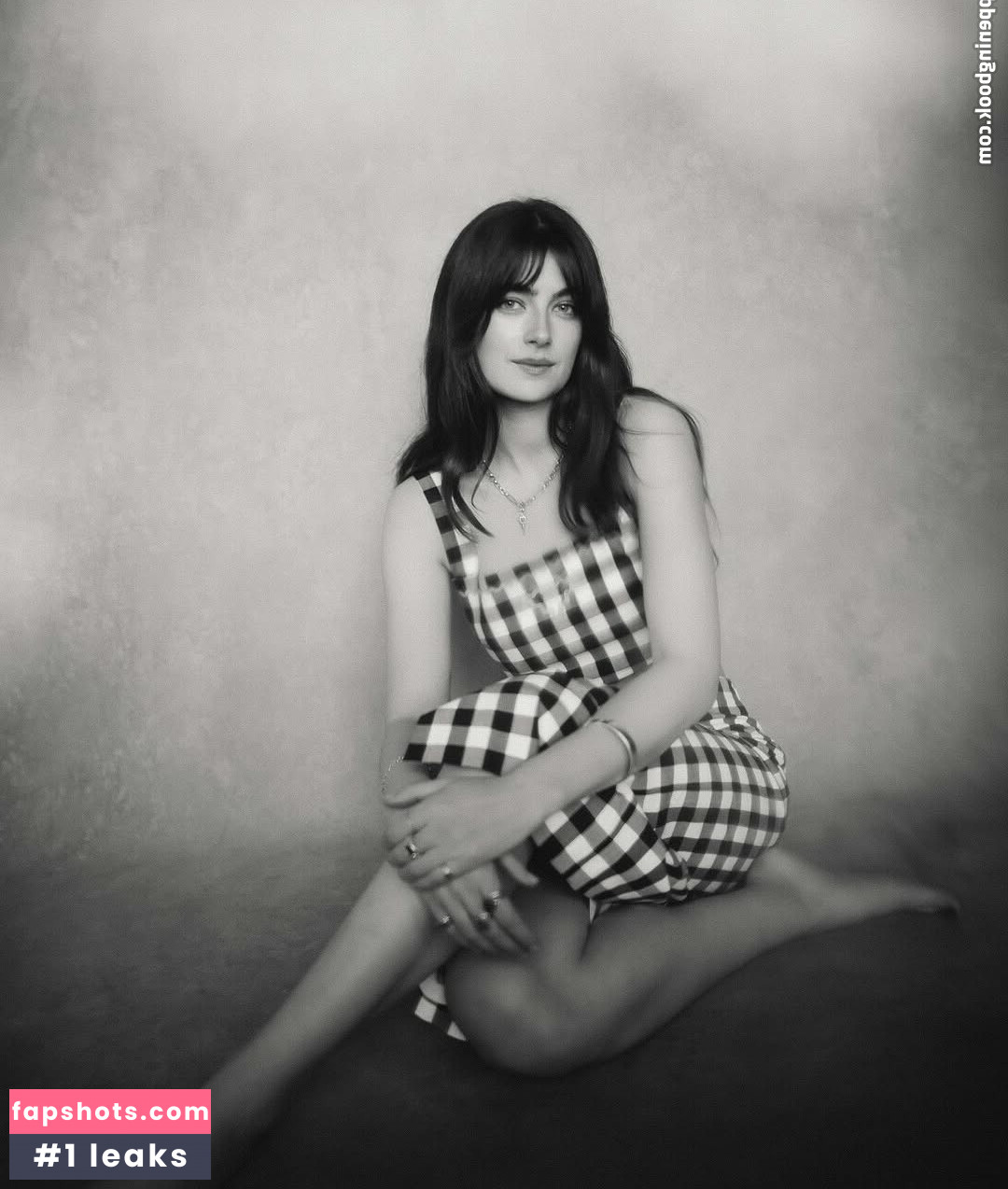 Millie Brady gallery photo #9