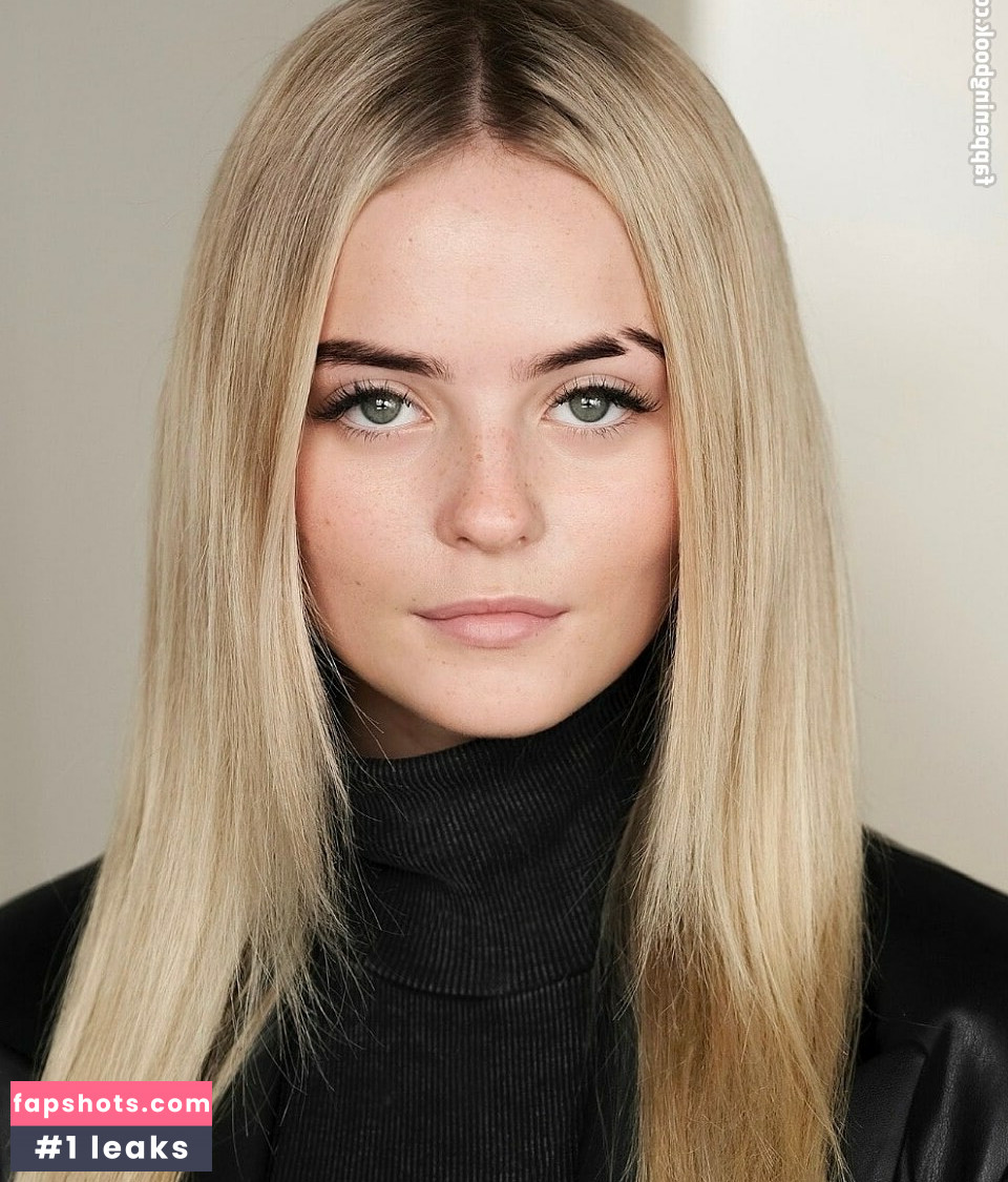 Millie Gibson gallery photo #150