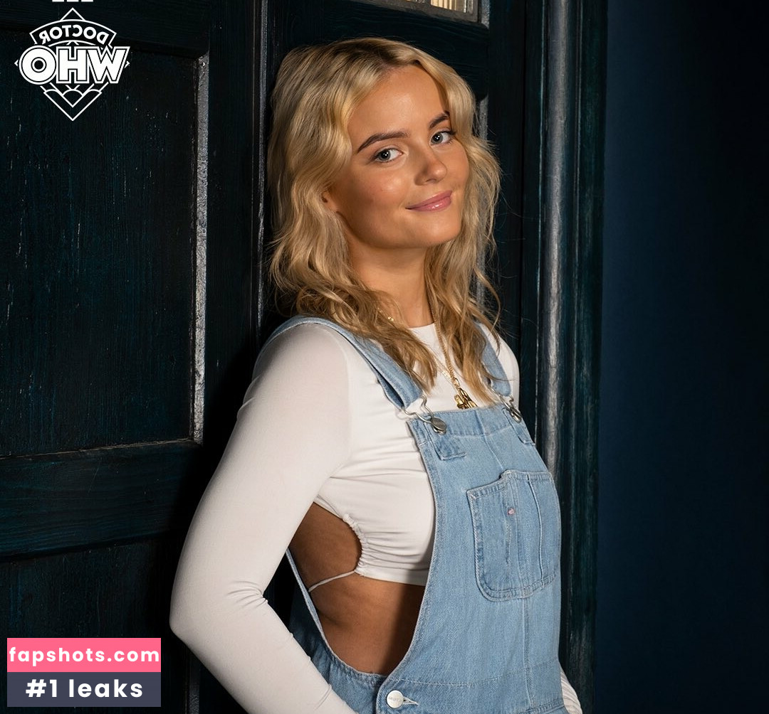 Millie Gibson gallery photo #151