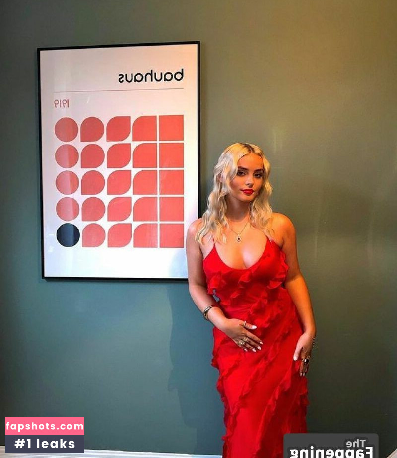 Millie Gibson gallery photo #17