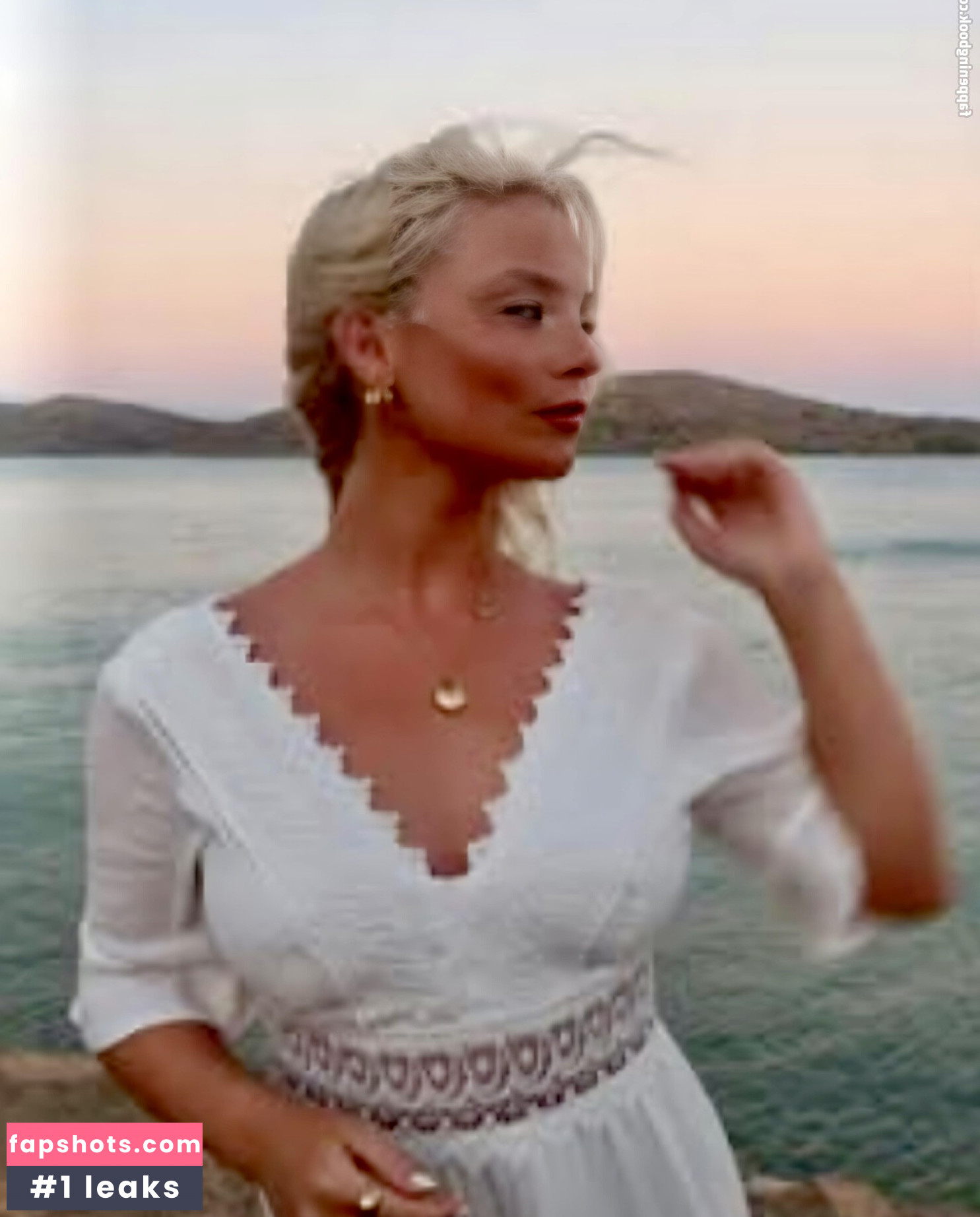 Millie Gibson gallery photo #3