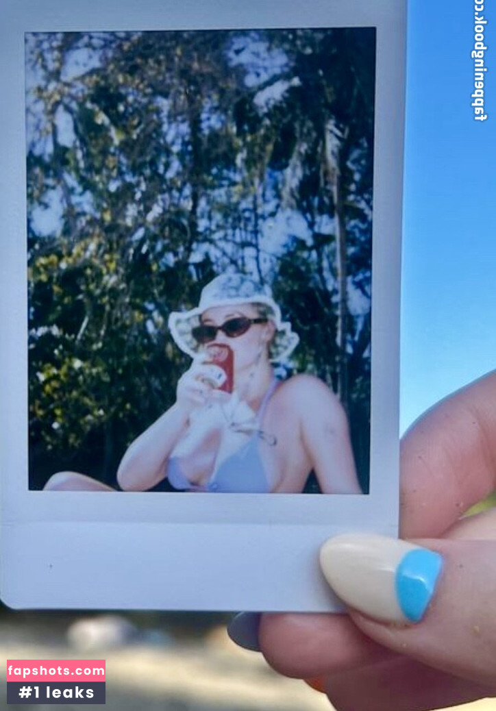 Millie Gibson gallery photo #68