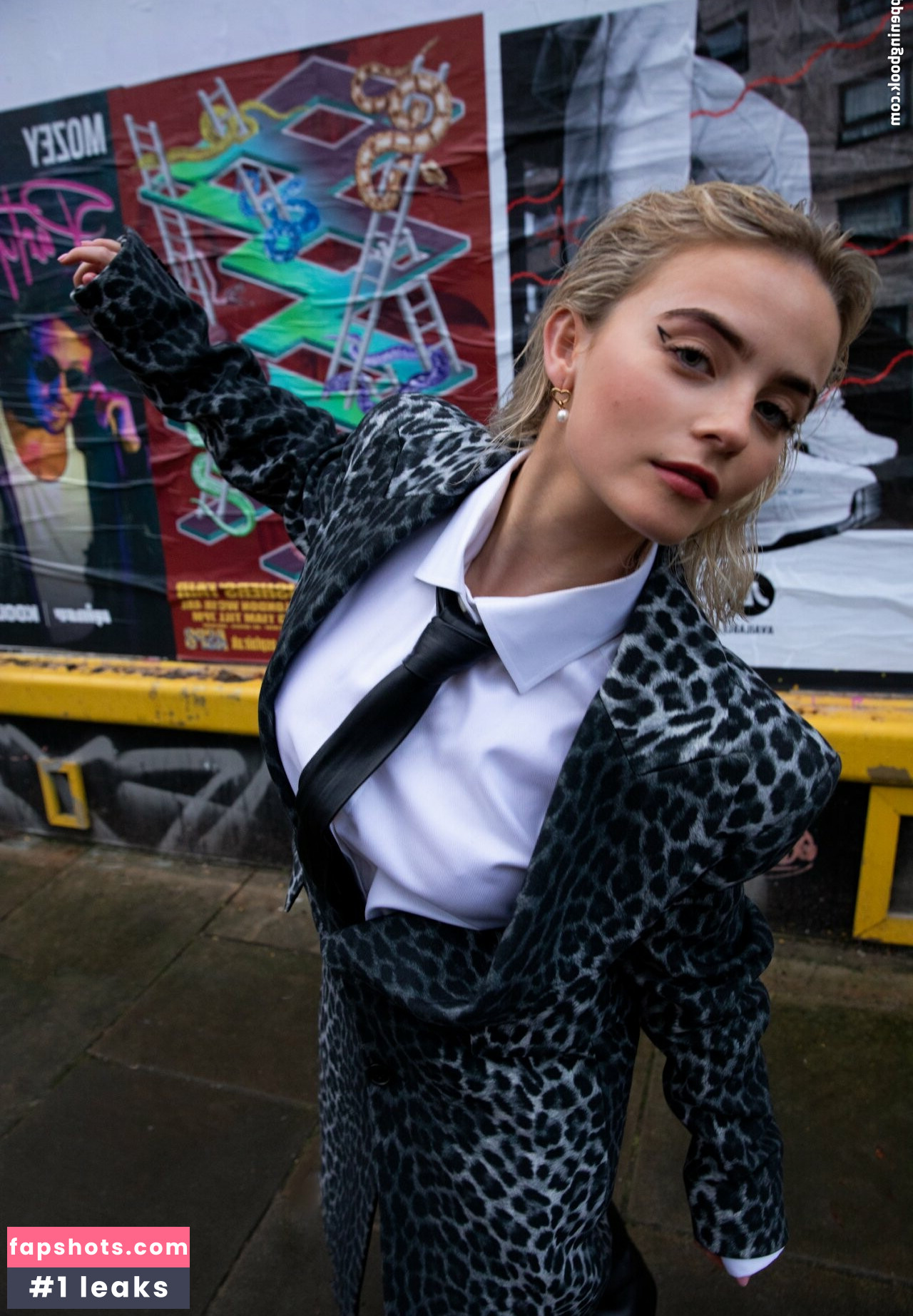 Millie Gibson gallery photo #74