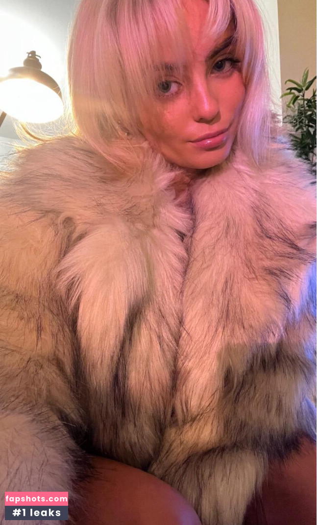 Millie Gibson gallery photo #96