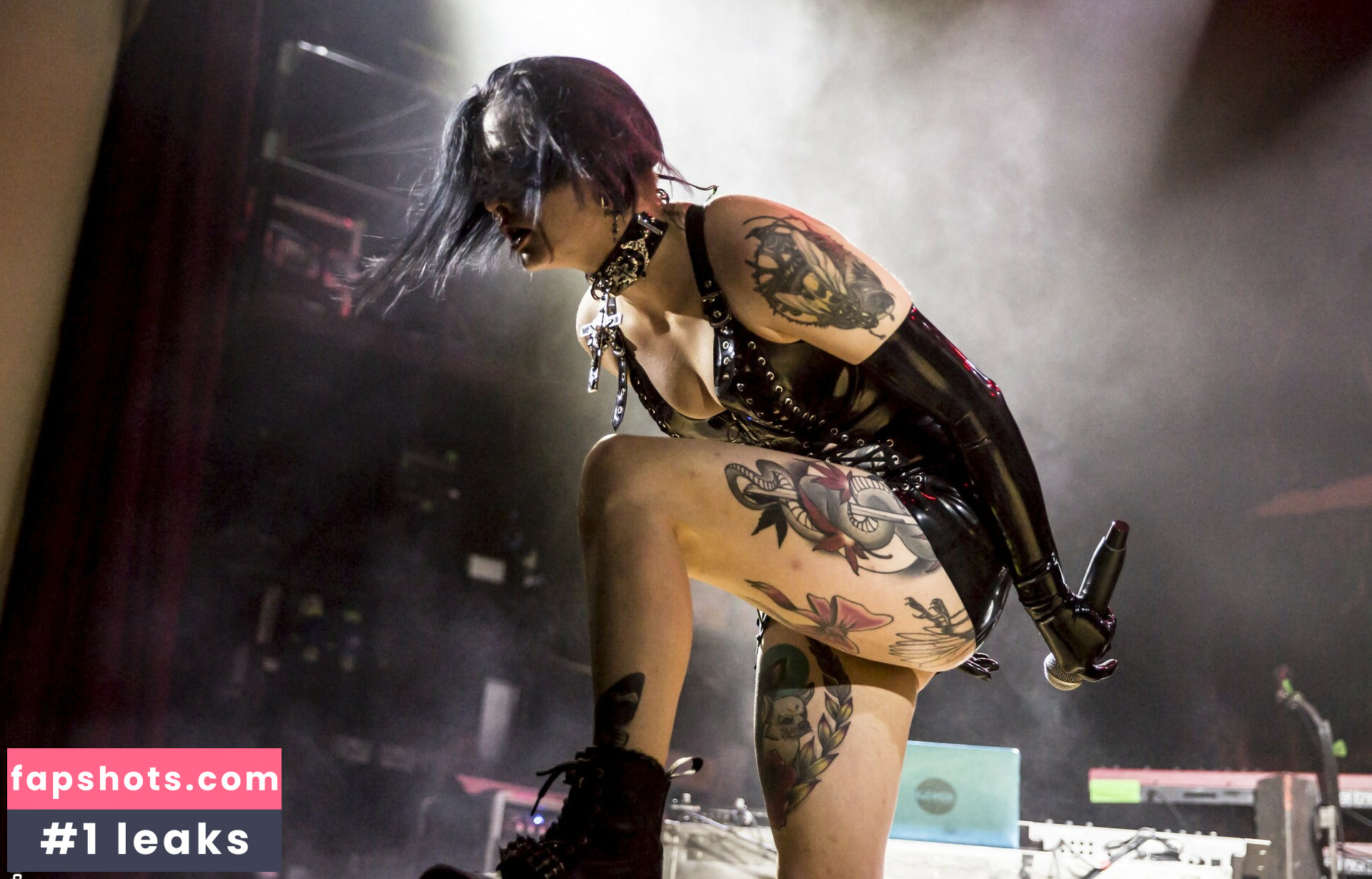 Mimi Barks gallery photo #3