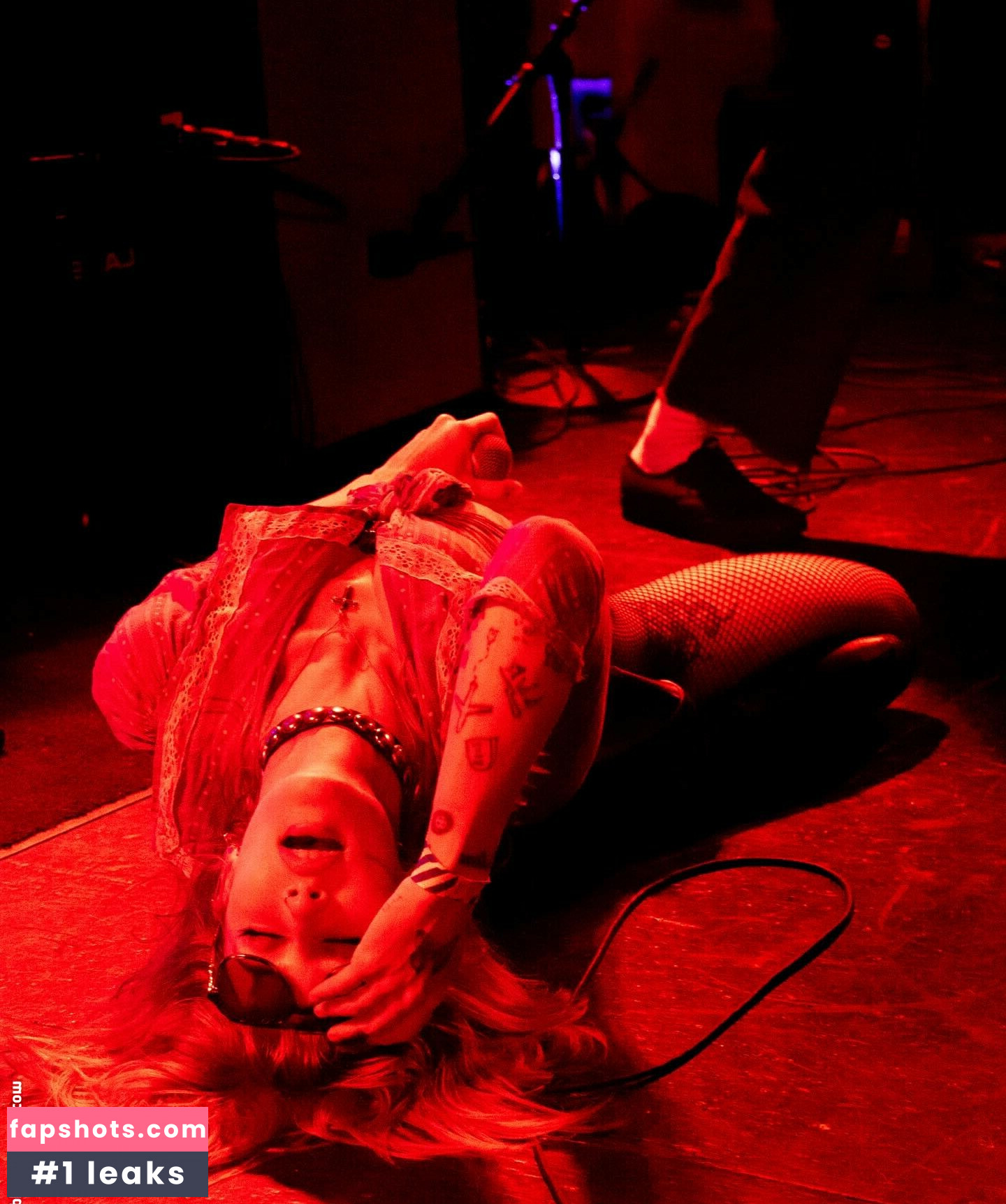 Mimi Doe gallery photo #11