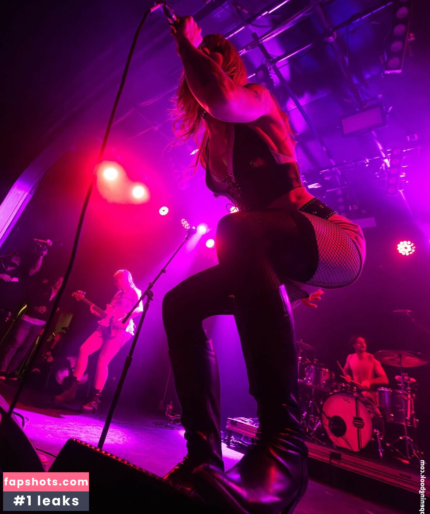 Mimi Doe gallery photo #7