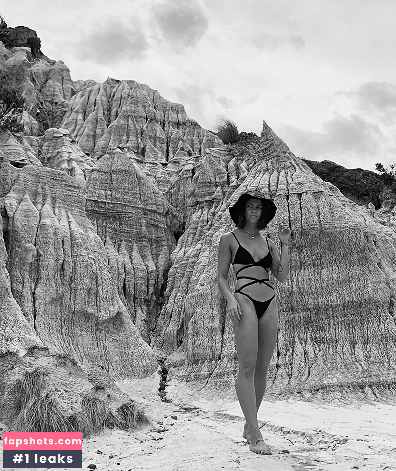 Mimi Elashiry gallery photo #34