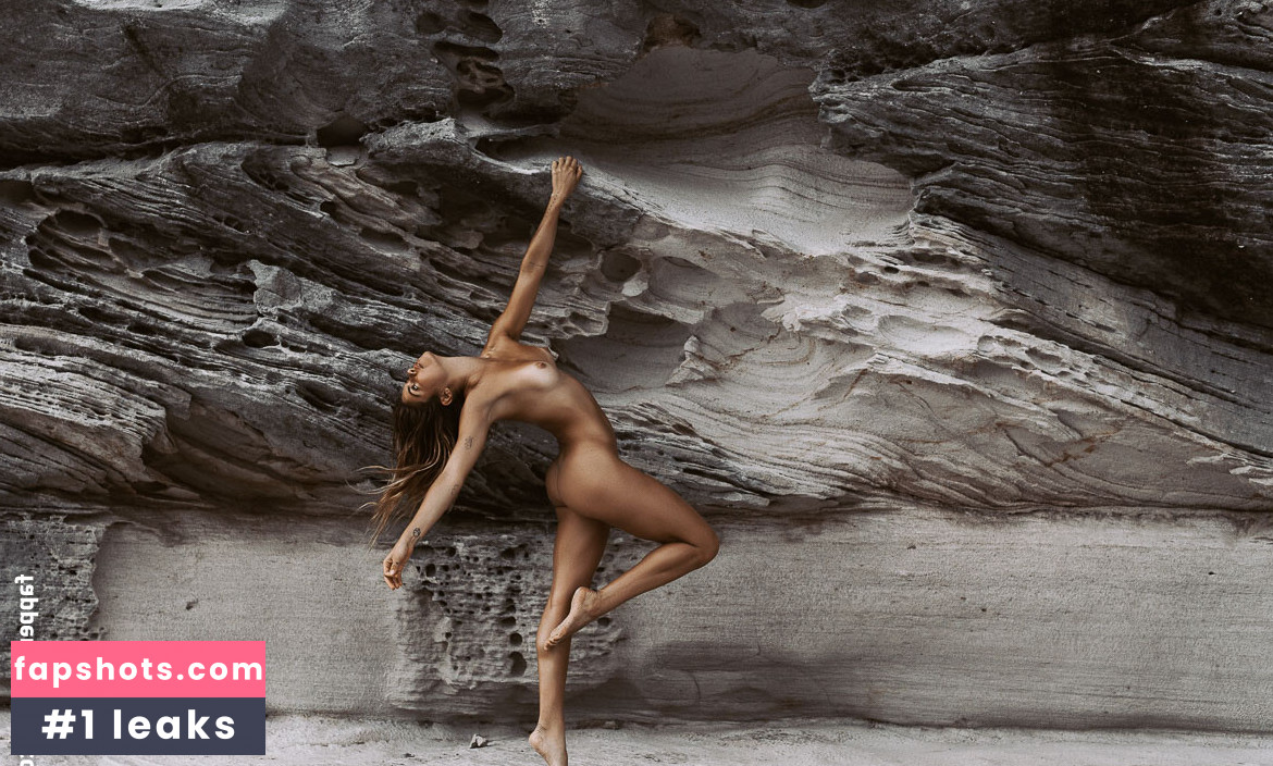 Mimi Elashiry gallery photo #6