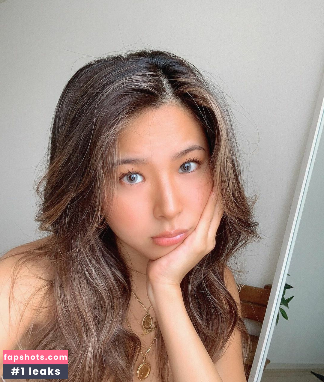 Mimi Furu gallery photo #17