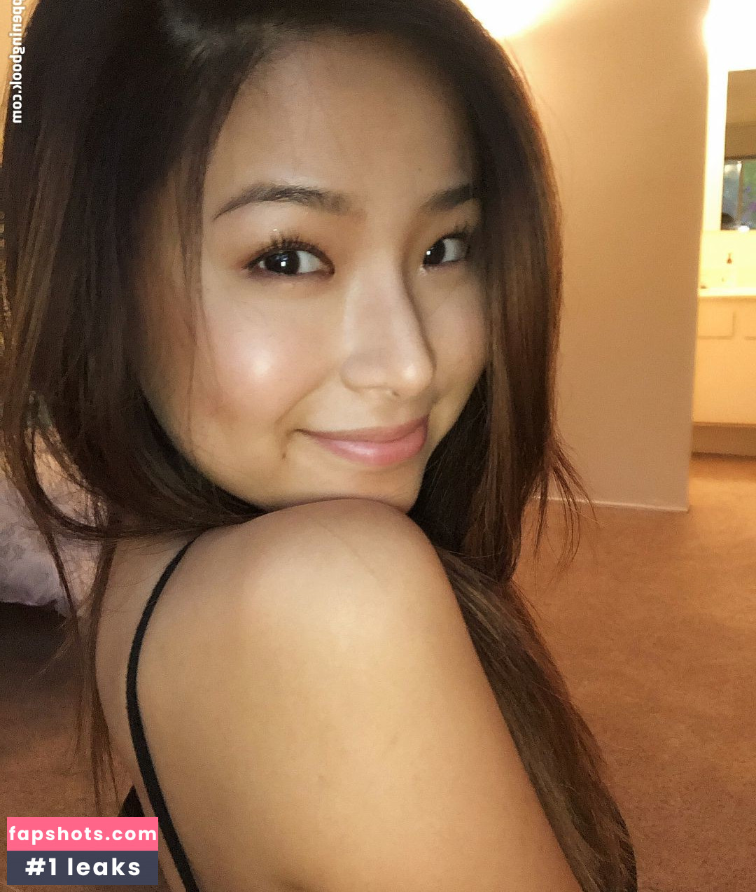 Mimi Furu gallery photo #45