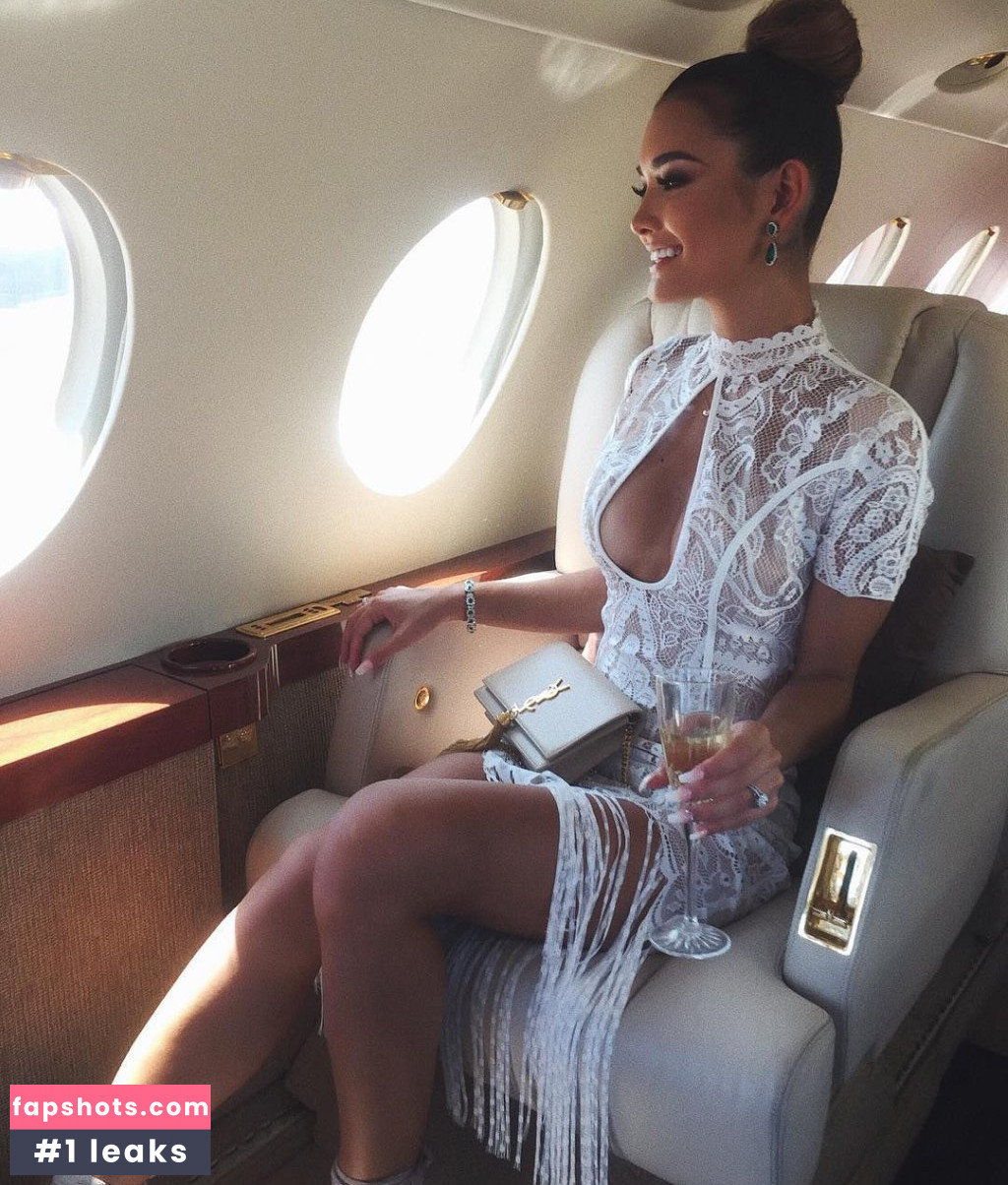 Mimi Perkins gallery photo #24