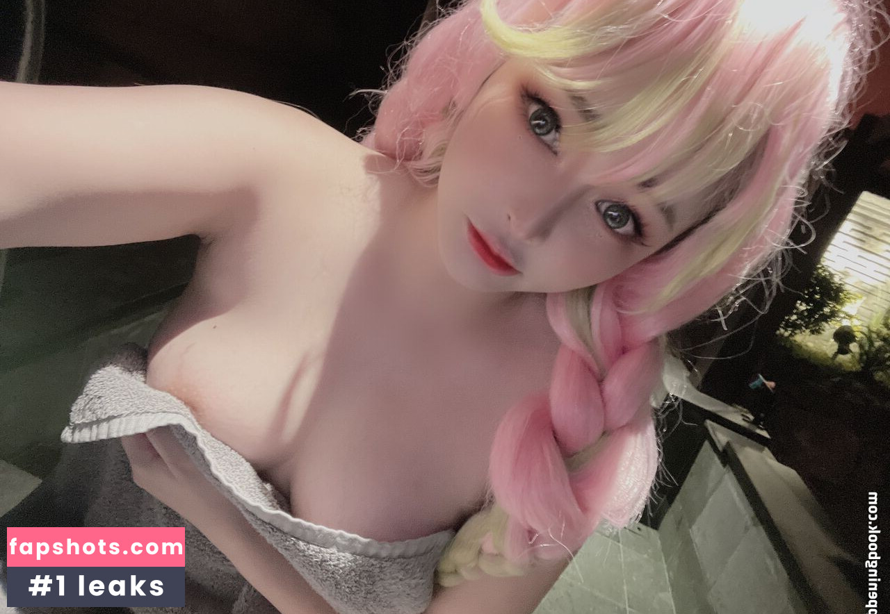 MimiChan gallery photo #64