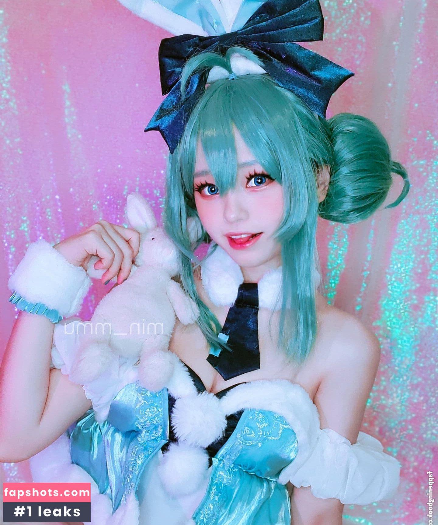 min_cosplay gallery photo #22