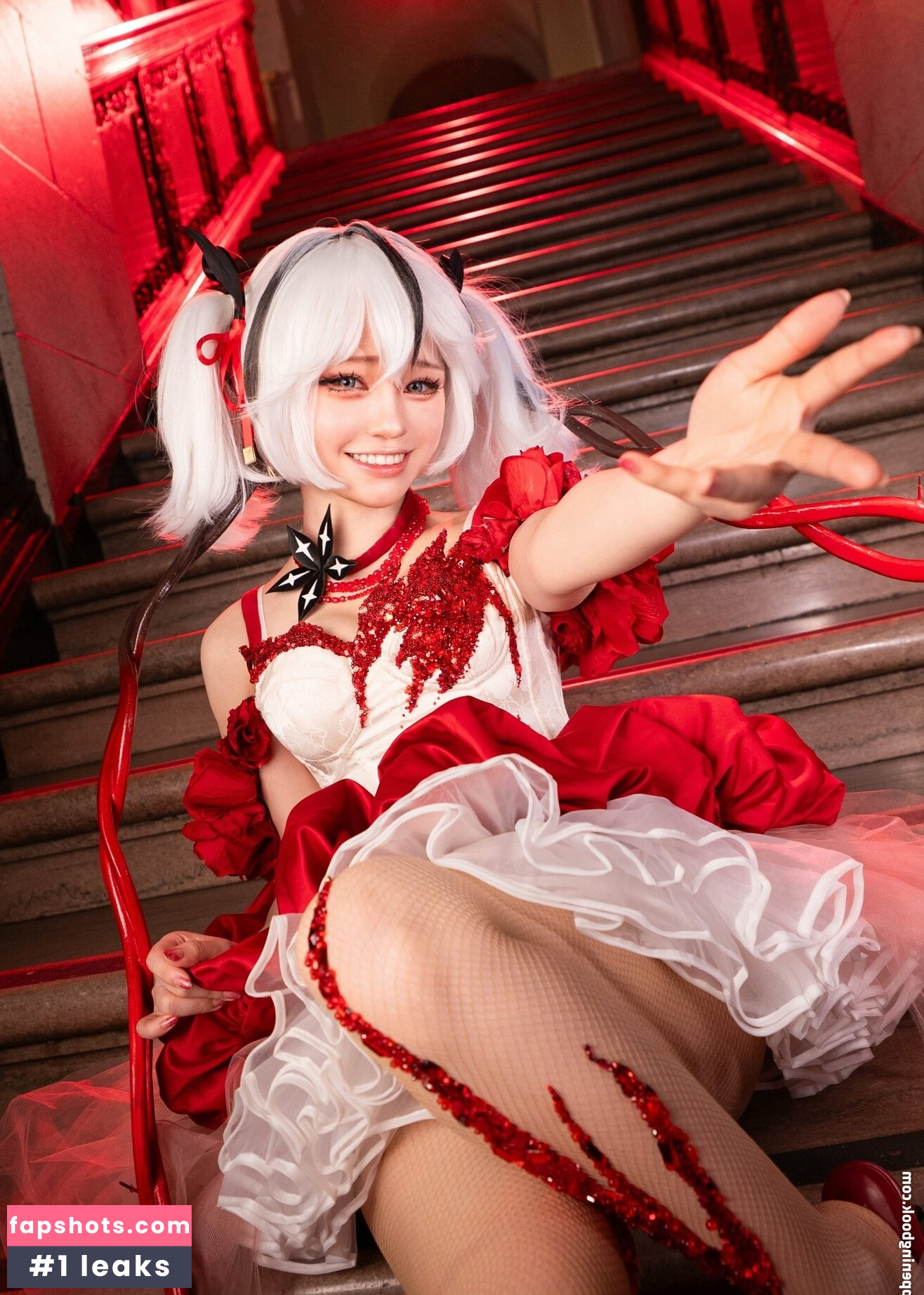 min_cosplay gallery photo #6