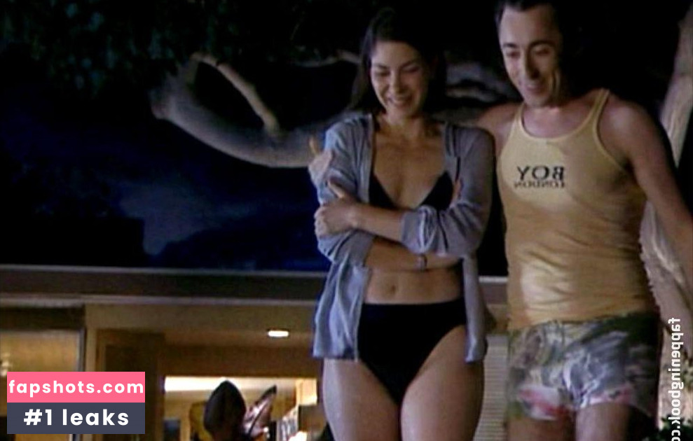 Mina Badie gallery photo #2