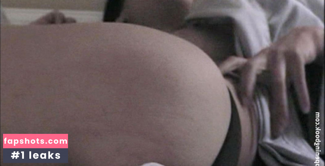 Mina Badie gallery photo #6