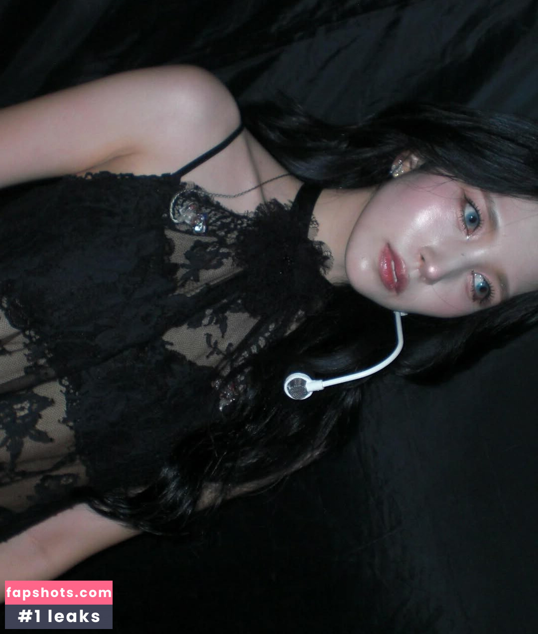 Mina Myoi gallery photo #14