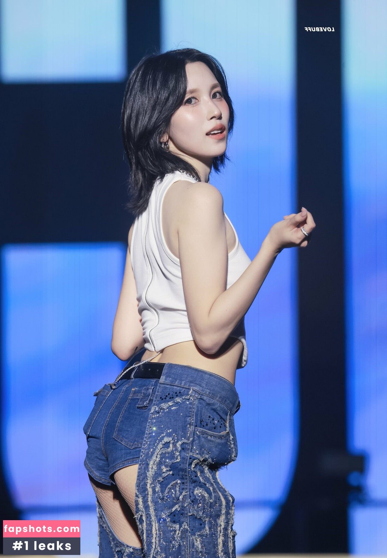 Mina Myoi gallery photo #7