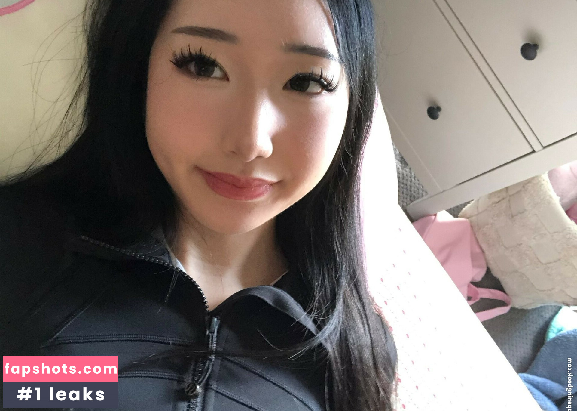 Mina gallery photo #7