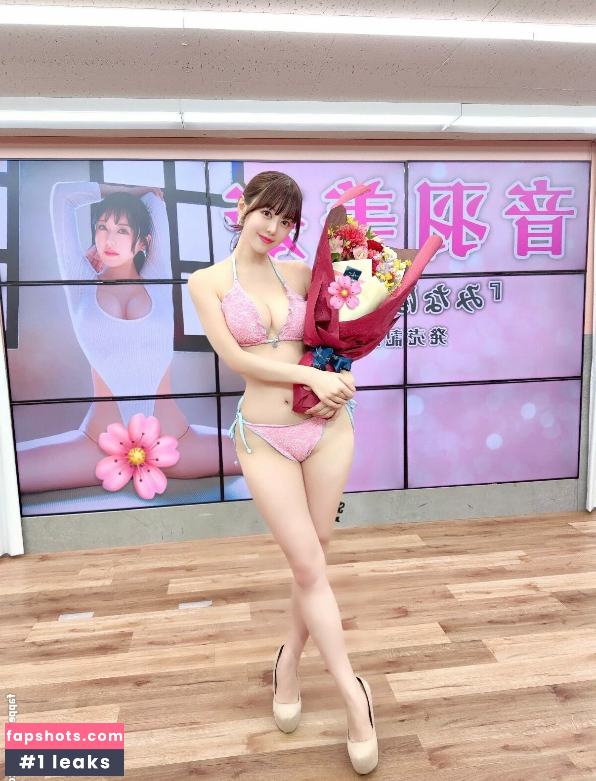 mina_pochico gallery photo #17