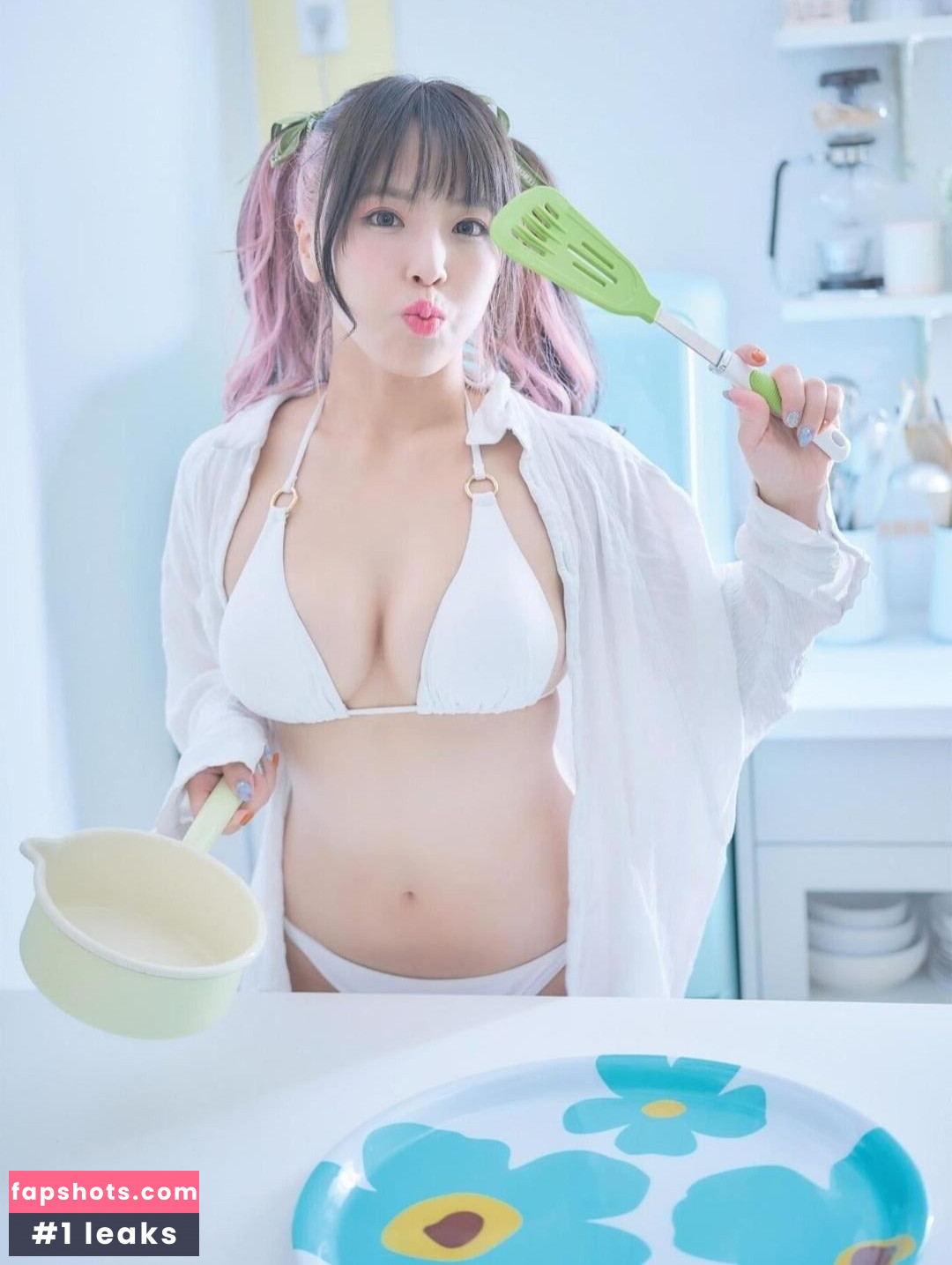 Mina Shirakawa gallery photo #135