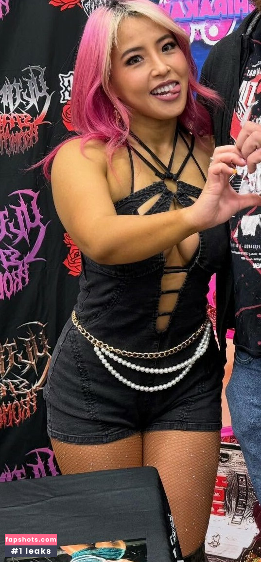 Mina Shirakawa gallery photo #15