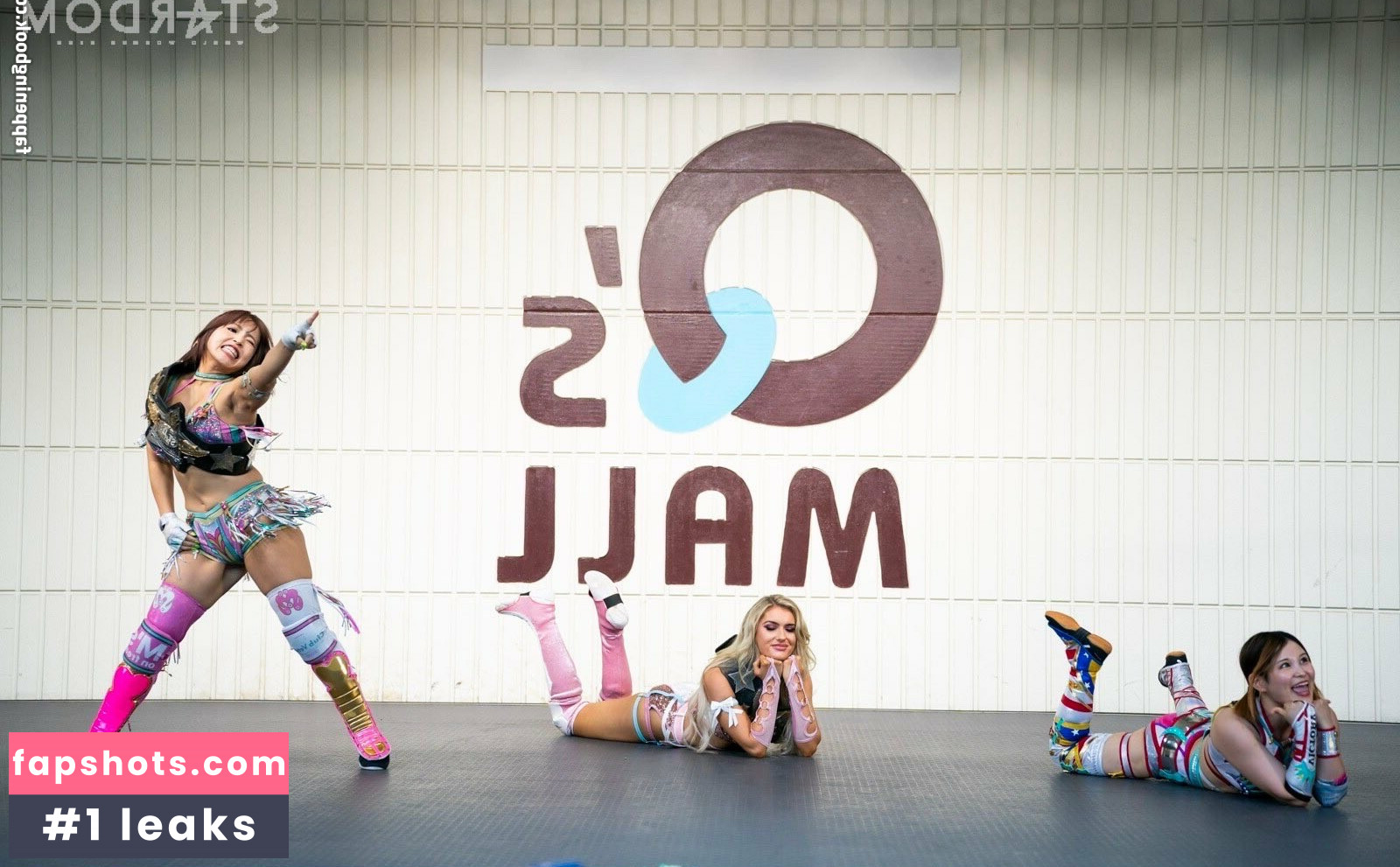 Mina Shirakawa gallery photo #164