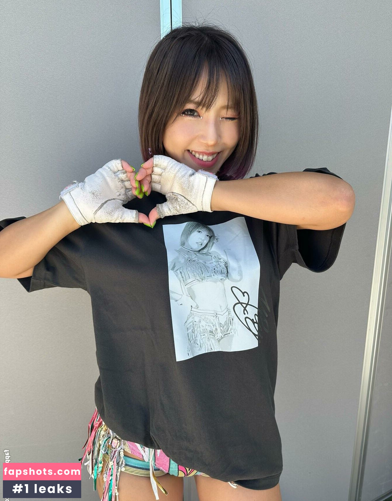 Mina Shirakawa gallery photo #172