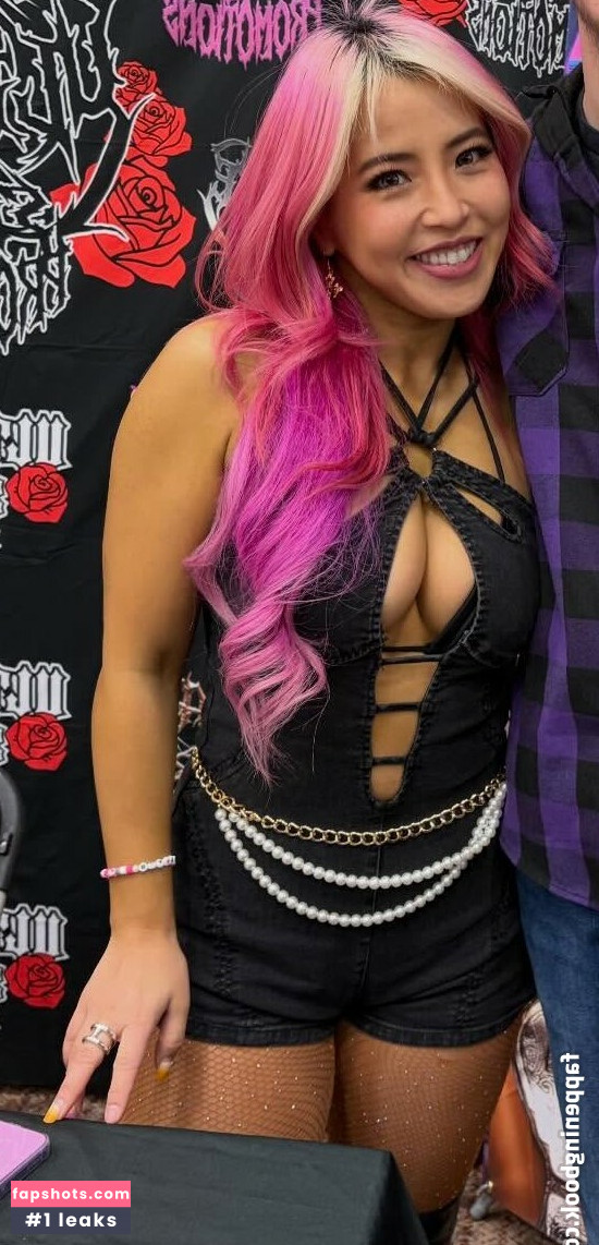 Mina Shirakawa gallery photo #19