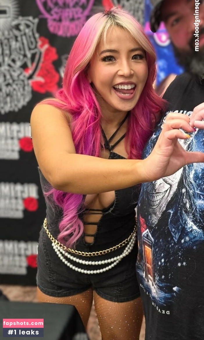 Mina Shirakawa gallery photo #20