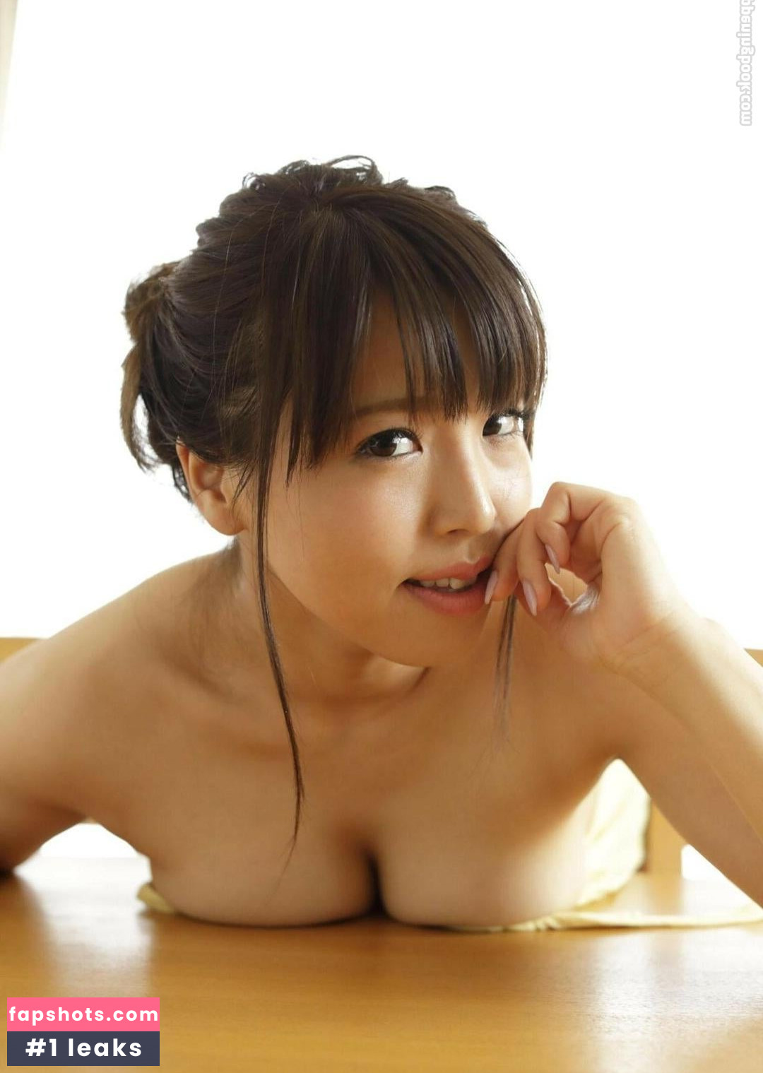 Mina Shirakawa gallery photo #661