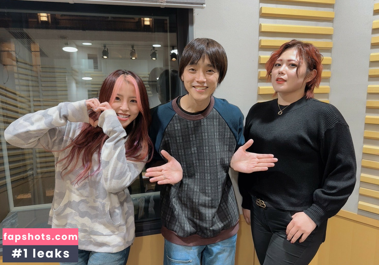 Mina Shirakawa gallery photo #90