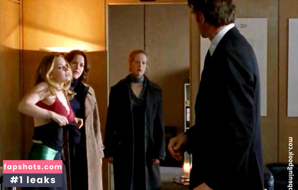 Mina Tander gallery photo #15