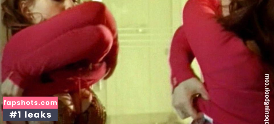 Mina Tander gallery photo #18