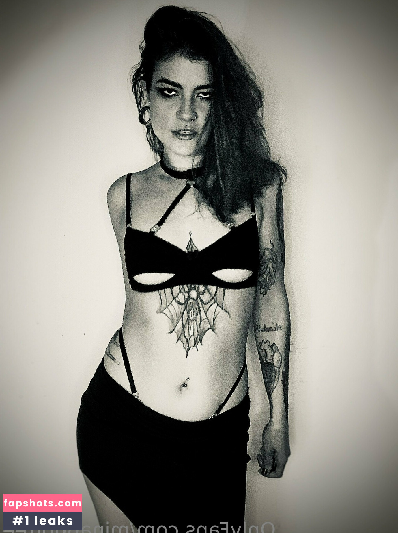 mina666free gallery photo #31