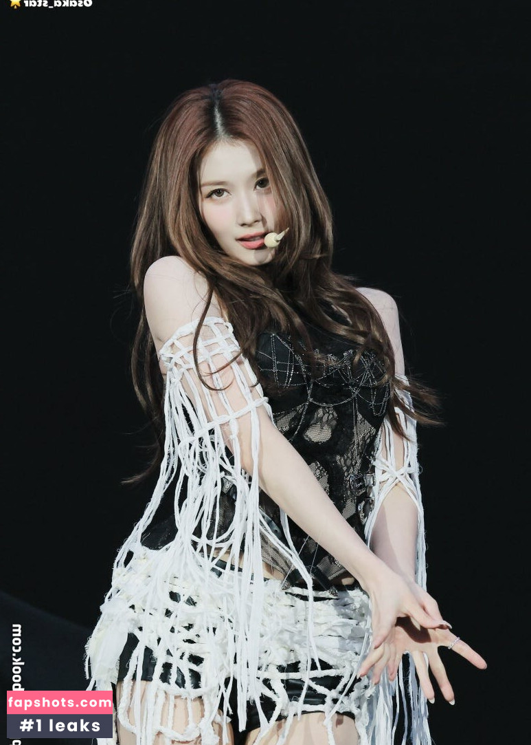 Minatozaki Sana gallery photo #2