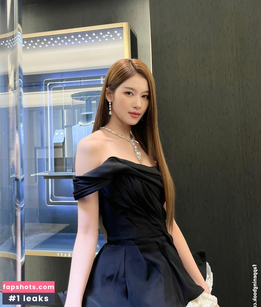 Minatozaki Sana (TWICE)