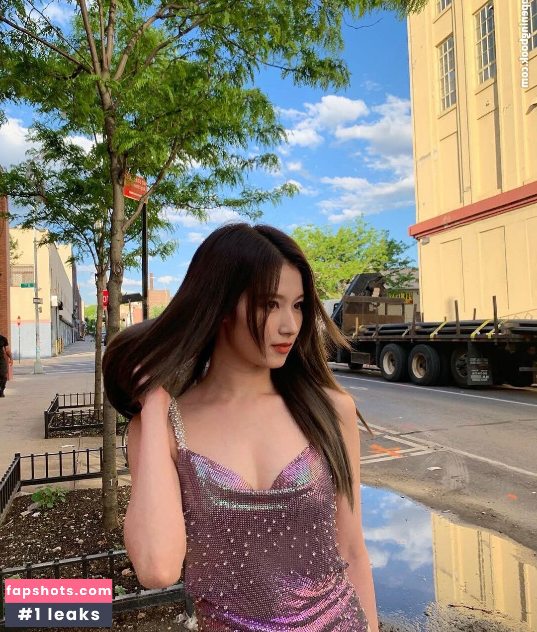 Minatozaki Sana (TWICE) gallery photo #4