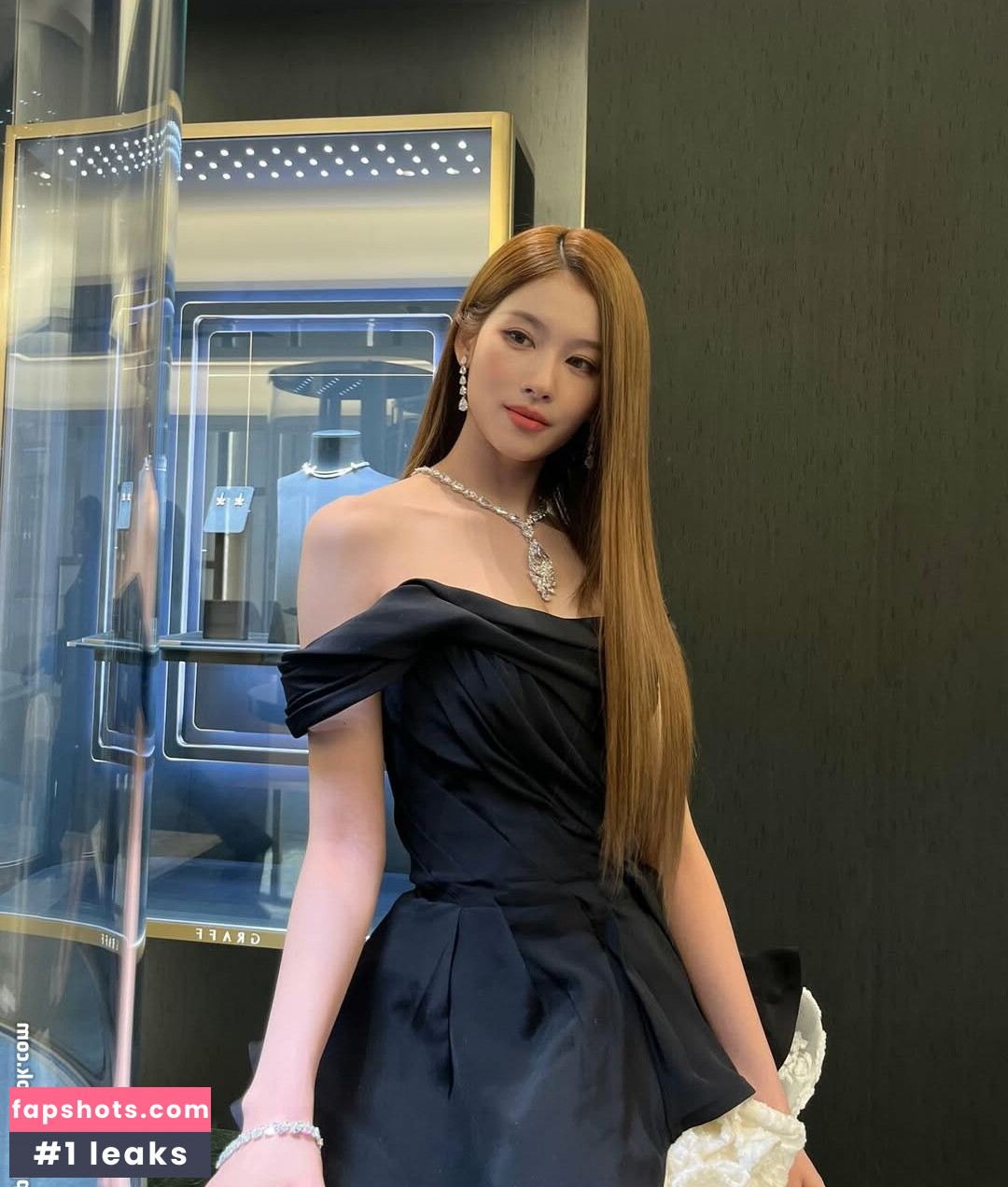 Minatozaki Sana (TWICE) gallery photo #7