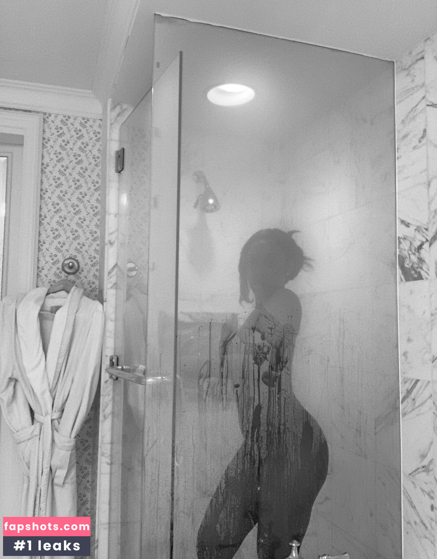 MindoftheUnkind nude babe gallery